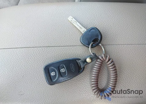 2011 Kia Sorento Lx from USA, damaged, VIN 5XYKTCA11BG172379